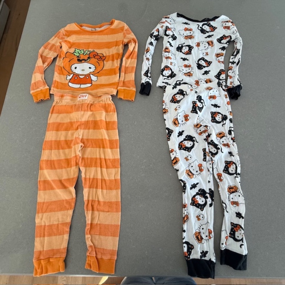 Girl 4 piece Halloween Hello Kitty Long Sleeve Pant & Shirt PJ Set (2 sets) Sz 6